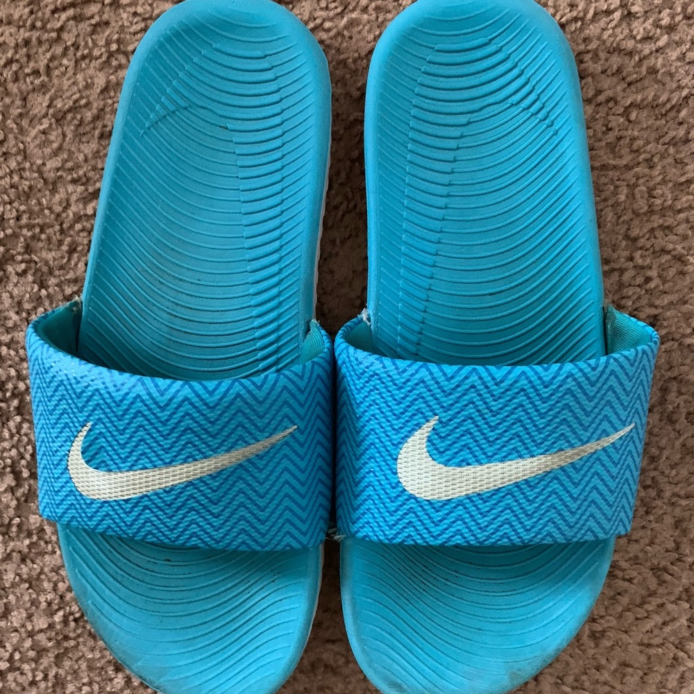 Nike slides